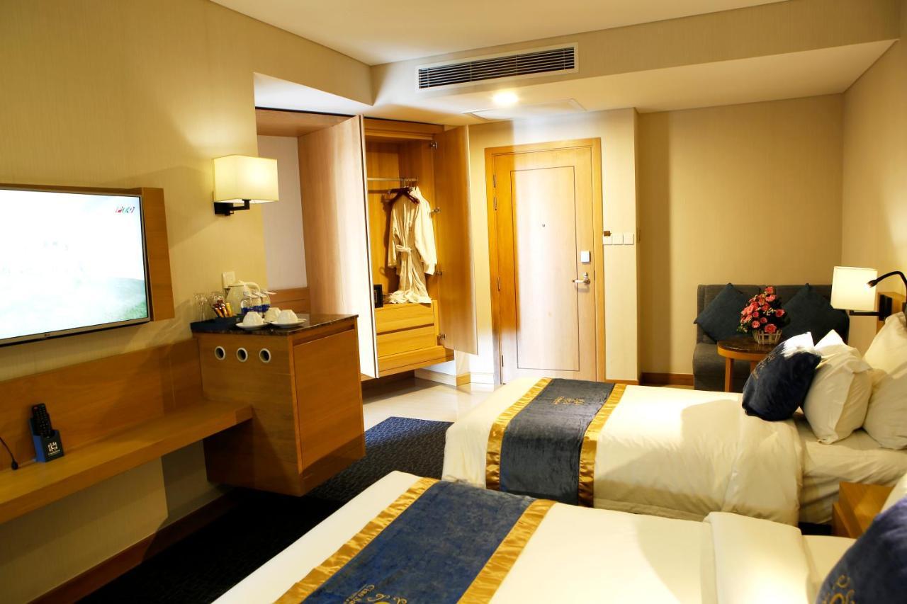 Ciao Saigon Hotel & Spa Хошимин Екстериор снимка